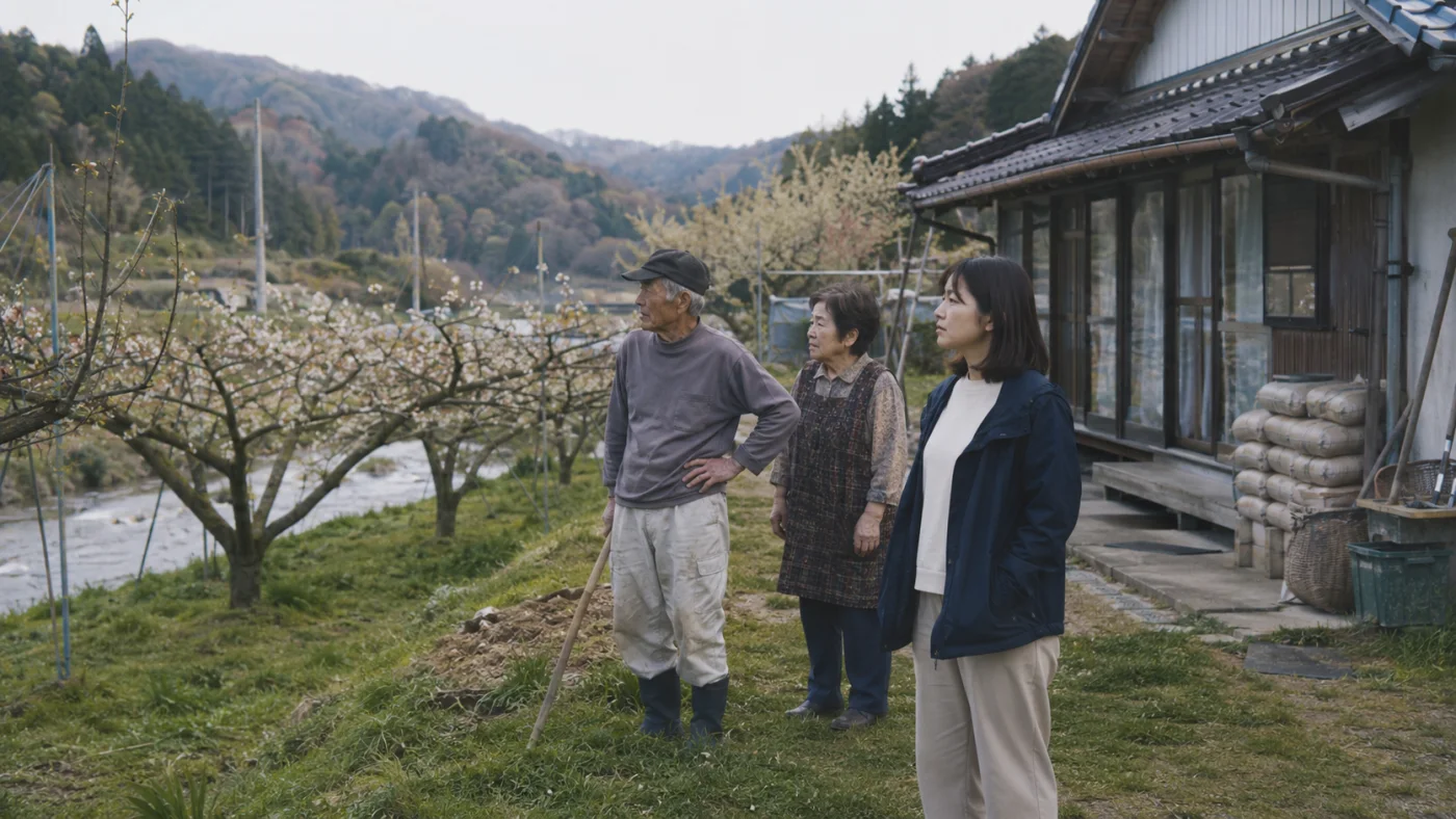 比河のほとりの梨園と、水害の不安を抱えて暮らす稲田家の祖父母と孫娘の奈々